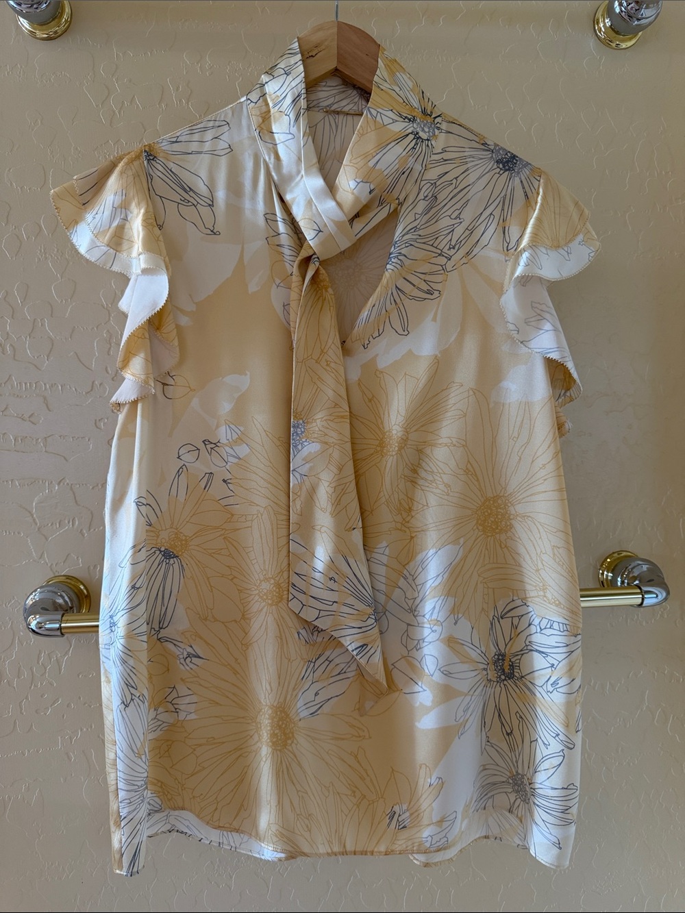 Floral Tie-Neck Sleeveless Blouse - Cream/Yellow